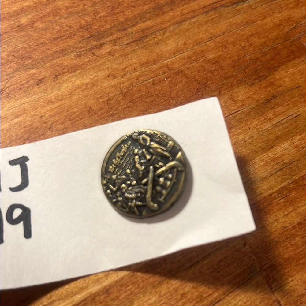 Vintage Gold Button - Picture 3 of 7
